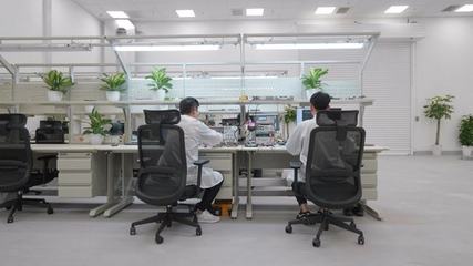 研创安全并重 特斯拉上海双中心落成，电子专用材料研发再添动能